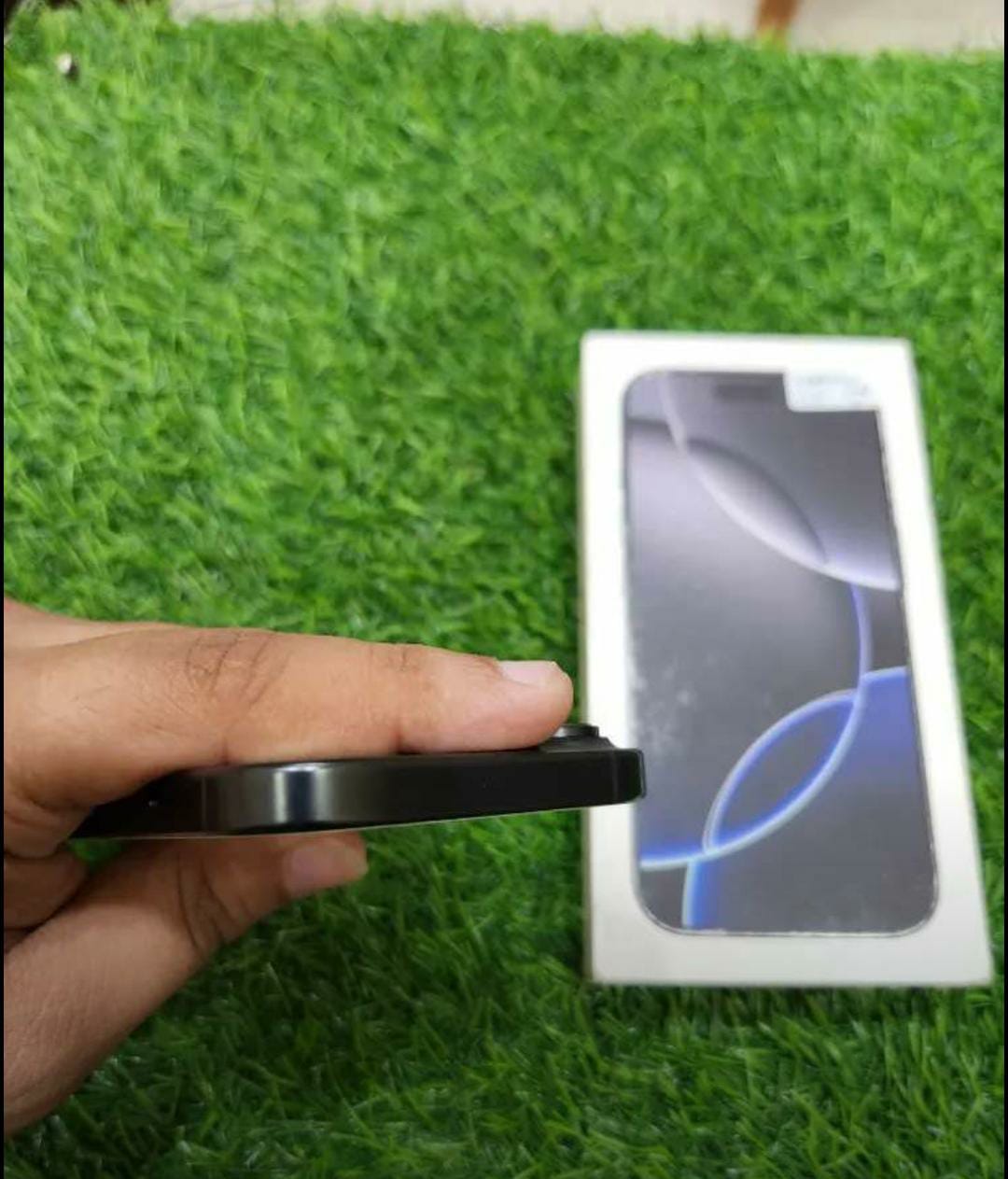 I-Phone 16 pro - 128 gb Refurbished