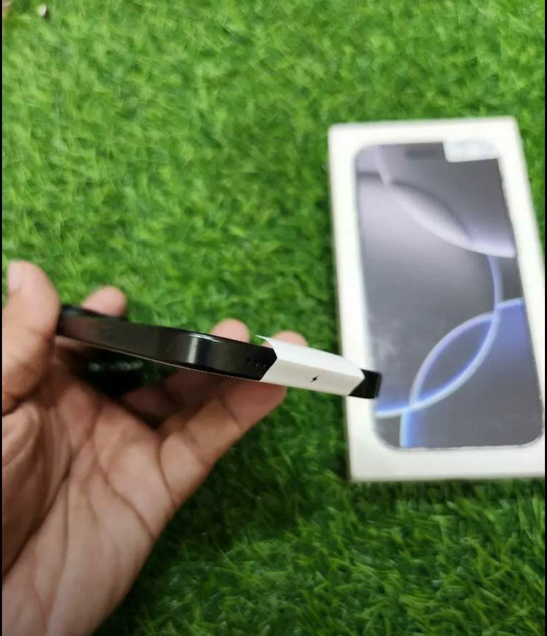 I-Phone 16 pro - 128 gb Refurbished